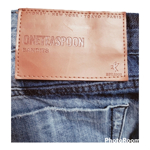 🌟 HOST PICK 🌟 One by OneTeaspoon Bandits Relaxed Fit Jeans Shorts - Picture 7 of 9